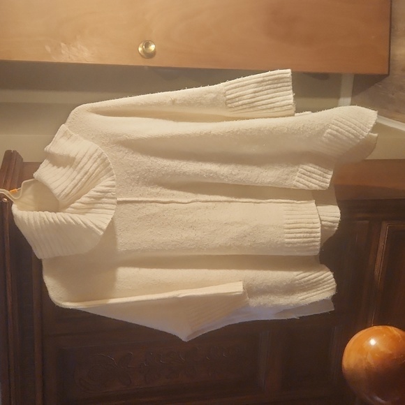 Sweater - Picture 4 of 5